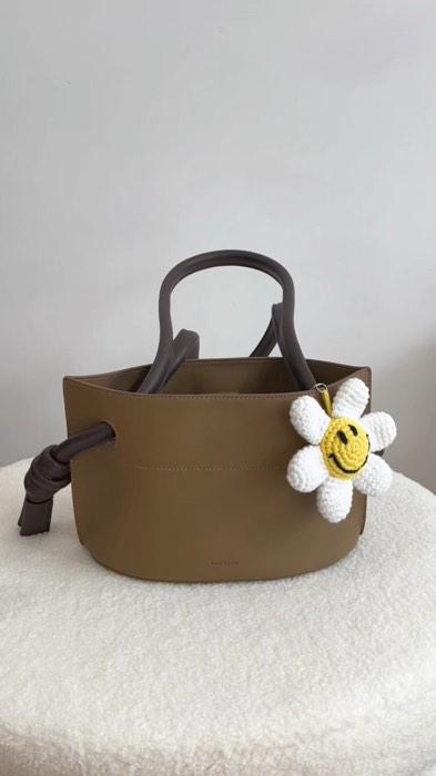 what fits in my Willow Knot Bag 🌼