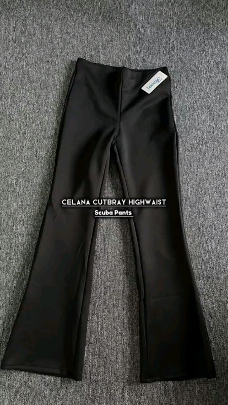Celana Cutbray Highwaist Scuba #celanascubahighwaistcutbray #celanawanitamurah