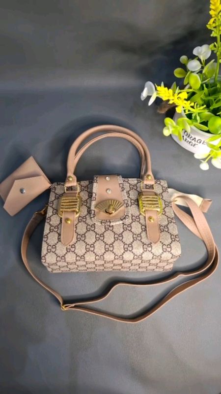 tas selempang free gantungan #tasselempangwanita #tasmurah #tasselempang #taswanita #fy