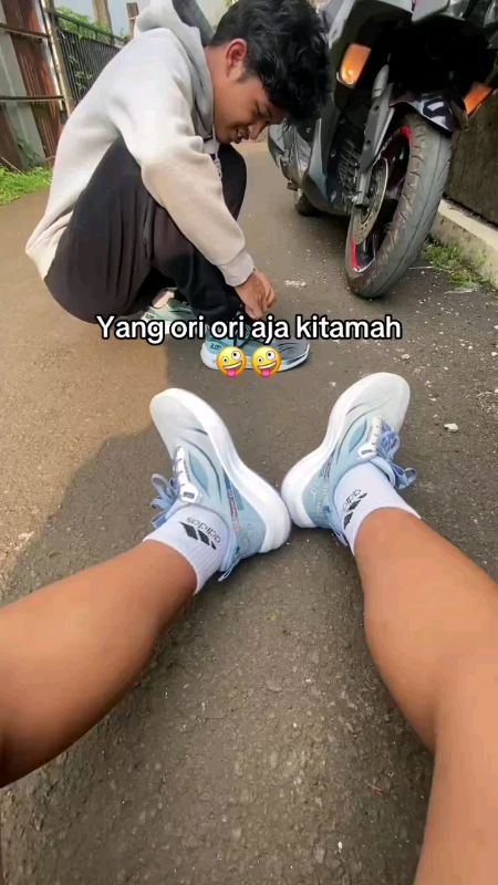 Modal 100k udah bisa dapet sepatu running Sekece dan seempuk ini #sepatuolahraga #RacunShopeeCheck #pria #wanita #sepatu #running #fyp #fypシ#fypage
