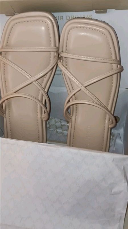 sendal wedges wanita hak tinggi 7cm #sandal #sandalwanita #sandalwedges #sandalwedgeswanita #RacunShopee #shopeevideo #fyp #HakTinggi