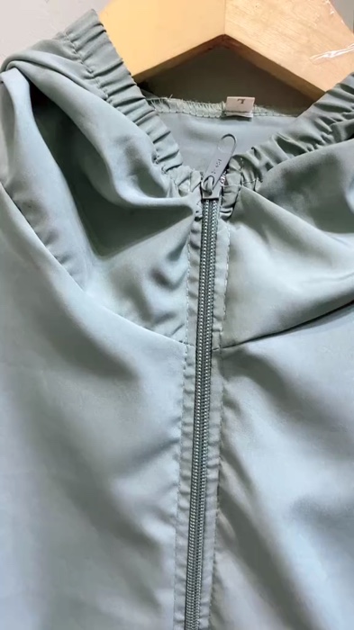 Jaket crop parasut#fyp #jaketwanita #jaketmurah