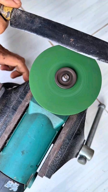 mata batu gerinda asah hijau#GakNyeselBeliIni #RacunShopee #SpillBawaBerkah