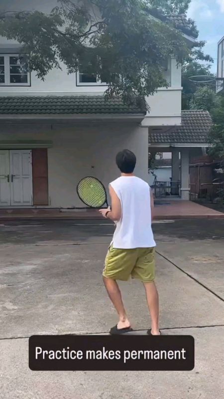 raket tennis #rakettenisoriginal #rakettenis #raketteniswilson #rakettenismurah #shopeevideo #RacunShopee #GratisOngkirRP0 #DiskonRacunShopee