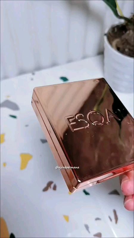 Powder foundation #esqa #esqacosmetics  #powderfoundation #bedakpadat #makeup #flawlessmakeup #ShopeeBeautyHaul #RacunShopee #shopeevideo #fyp