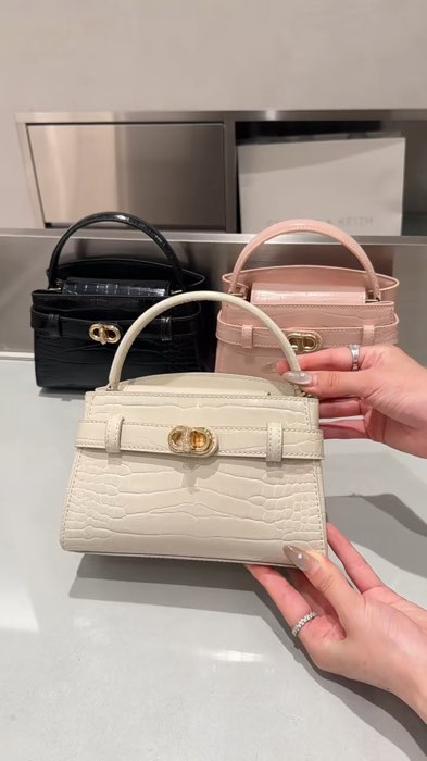 #aubriellebag #aubriellebagscharleskeith #aubriell #AubrielleCharlesAndKeith #cnkbags #cnktassalempang