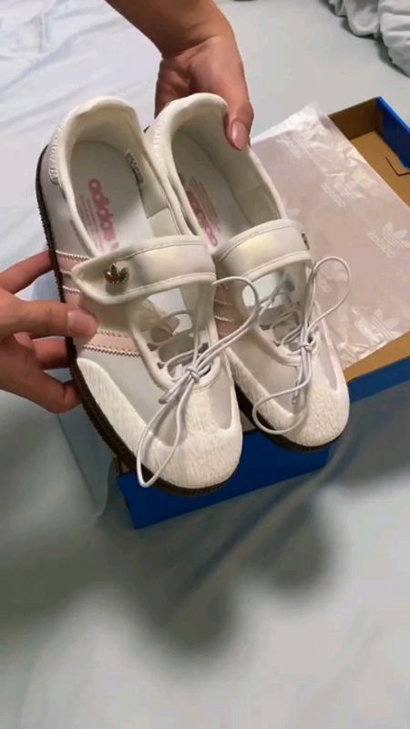 ?sepatu Flatshoes white pink ?cakep #SpillBawaBerkah #ViralDiShopeeVideo #Diskon50Persen #sepatufatshoes #sambamaryjane