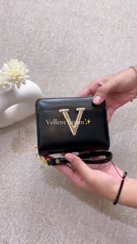 New arrival cakep bgt🥰 #fyp #fypage #RacunShopee #ViralDiShopeeVideo #TermurahDiShopee #dompet #dompetwanita #vt