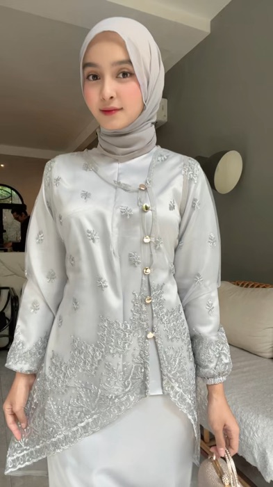 Join live kita di jam 12.00 ada potongan harga sampai 50% LOH😊#hijablabel_hl #liveshopee