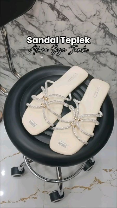 Sandal teplek blink-blink #SpillBawaBerkah #sandalteplek #baneezaalura #baneezasandal #sendalmurah #RacunShopeeCheck