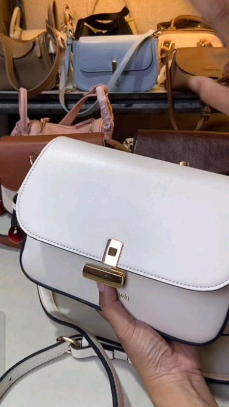 Light gwin seling bag Tas wanita sling bag terbaru 2025 3 ruang bahan kulit Tas selempang wanita kekinian gaya corean style