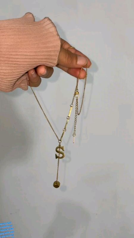 Kalung insial huruf #SpillRacunShopee #DiskonRacunShopee #RacunShopee #kalungtitanium #kalungwanita #kalungtitaniumantikarat #fyp