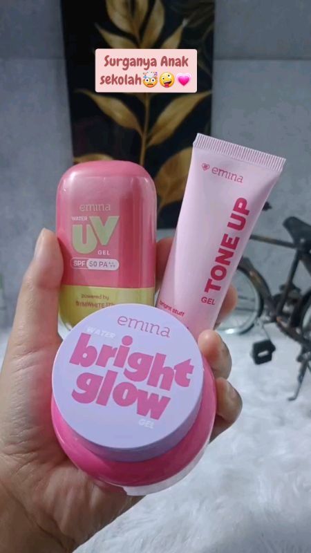 Paket glowing Emina.🥰#emina #eminabrightglowgel #eminatoneupgel #eminauvgel #eminacosmetics#glowingskin#xyzbca #RacunShopee#cod  #ViralDiShopeeVideo