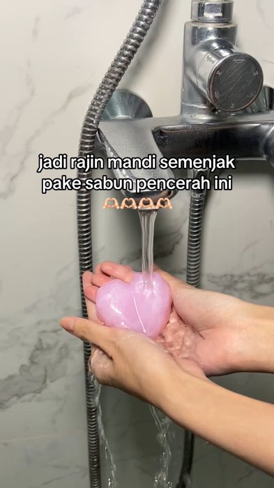 Rajin mandi pakai sabun yang ada kandungan 5% Niacinamide 🫶🏻😍 #niacinamide #mencerahkan #facewash