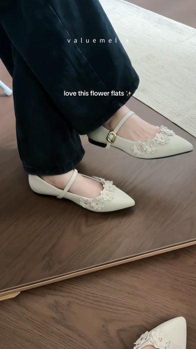 Sepatu cantik lagi #rowey #flatshoes