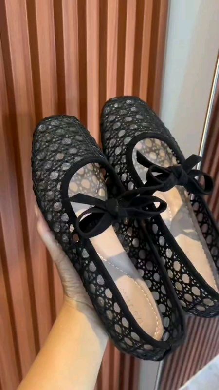 Elegan banget kan guys😍😍#flatshoescantikk #SpillBawaBerkah #SpillRacunShopee #sandalflatkorean #sandalwanita #flatshoespremium