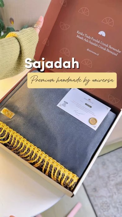 Semoga sajadah ini bisa bawa langsung sujud di depan ka’bah amin #sajadah #sajadahpremium #sajadahhandmade #ViralDiShopeeVideo #sajadahempuk