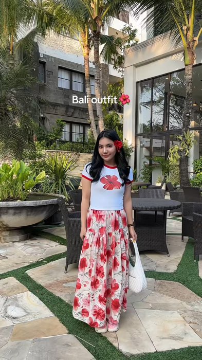Blooming in bali #ShopeeReview #shopeevideo #rokbunga #rokwanita #rok #outfitideas #outfitpantai #ShopeeFashionHaul