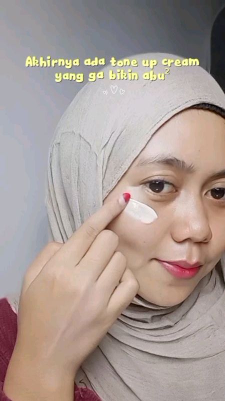instan glow anti dempul‼️💛 @scoraofficial #HoneyGlowSkin #newlaunch #gebrakanbaru #scora #toneupcreamscora