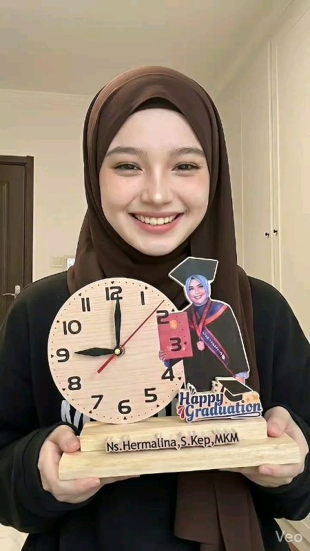 kado wisuda #hadiahunik #kadocustome #kadowisuda #kadomurah #karikatur #jamestetik #hadiahulangtahun