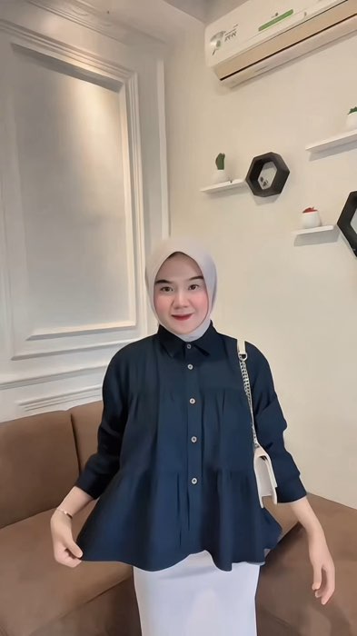 Gemess bgt gak sih ini kemejanya 🫢#kemejawanita #kemejacroptop #kemejajeanswanita #numalakemejajeans