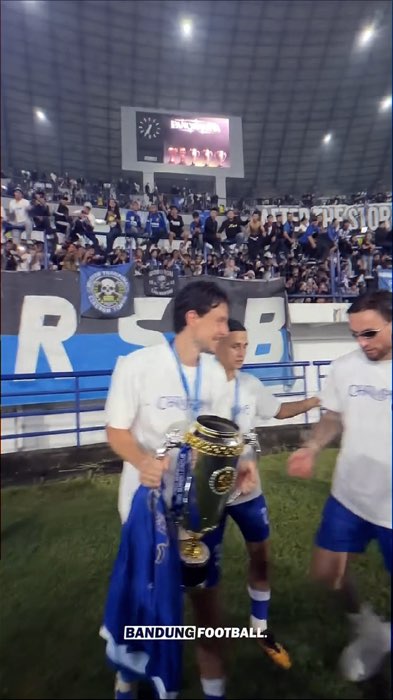 #BandungFootball #persibjuara #persib #kaospersibjuara #GratisOngkirRP0 #ViralDiShopeeVideo