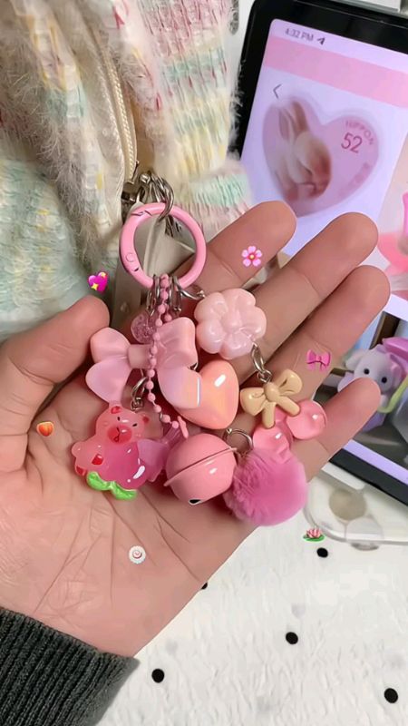 lucuww buat tas sekolah🔮✨ #gantungankunci #gantungankuncikarakter #gantungansanrio #gantunganhuruf #gantungankeychain