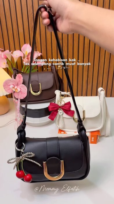 #GratisOngkirRP0 #GakNyeselBeliIni #SpillBawaBerkah #CODinApa #ShopeeLook #OOTDFashionShopee #taswanita #shoulderbag #trending #slingbag #tas #fyp