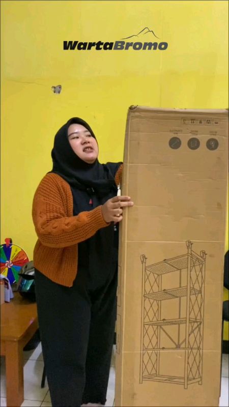 Rak dapur lipat praktis dan hemat tempat, cocok untuk menyimpan perlengkapan dapur lebih rapi. #RakDapur #RakLipat #DapurRapi #perlengkapanrumah