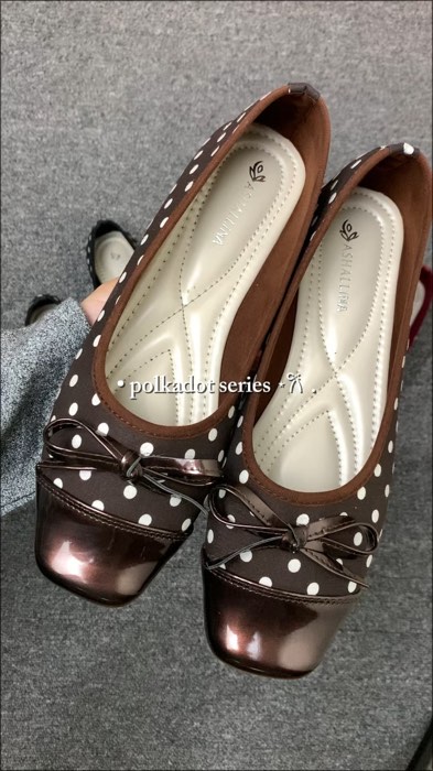 Polkadot cantik 😍 #ShopeeFashionHaul #ShopeeCOD #shopeevideo #flatshoespremium #flatshoeskerja #flatshoescantik #flatshoeswanita #flatshoes
