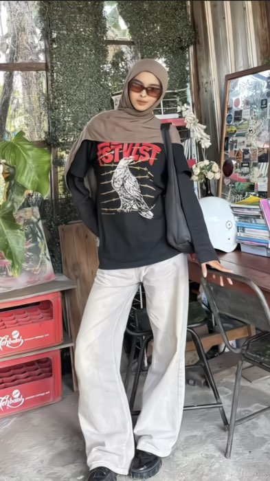 Outfit kaos band anti gagal#tshirt #OOTDFashionShopee #outfitideas #fypシ #kaosband #SpillRacunShopee #fstvlst #FashiondiShopee #kalcer #ShopeeLook
