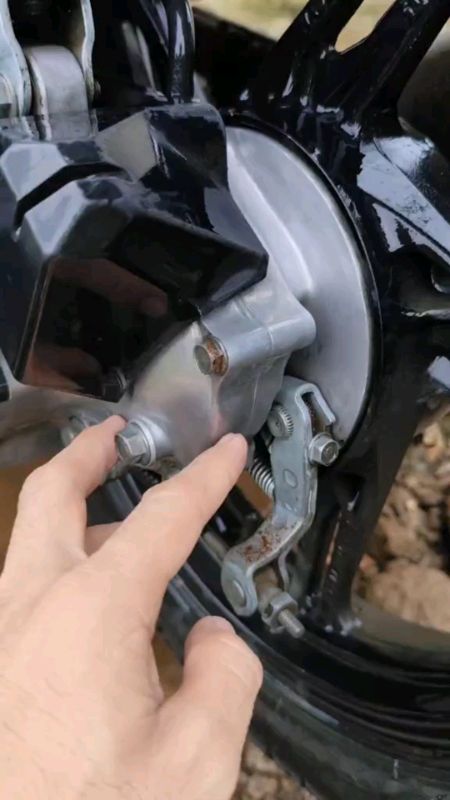 pembersih kerak mesin engine degreaser #pembersihkerak #pembersih #pembersihengine #pembersihkerakmesin #SpillBawaBerkah #shopeevideo