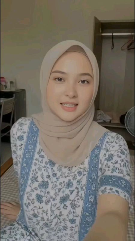 HIJAB CANTIK POLOS SEGIEMPAT #hijabpolossegiempat #hijabsegiempat #hijabparisjadul #hijabparis #hijabparispremium #hijabparisjapan #RacunShopee