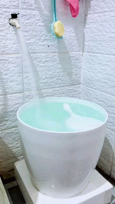 wah serbaguna nih, bisa di jadikan pot tanaman maupun ember di kamar mandi #RacunShopee #potbunga #pottanamanhias #potplastik