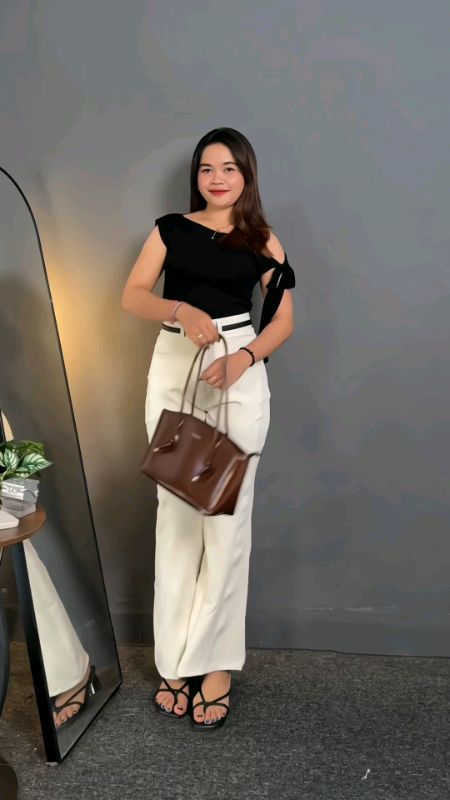 nemu flare pants yang cuttingannya juaraaa