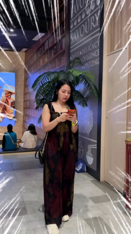 Cici kok tumben sih pake baju gitu ternyata..