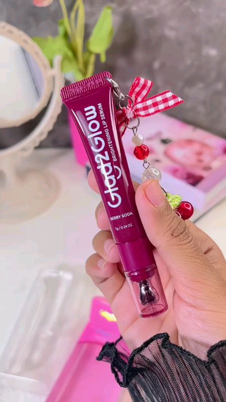 glad2glow lip serum yang lago viral #glad2glow #lipserumviral #skincareroutine #fypシ #fypdongggggggg