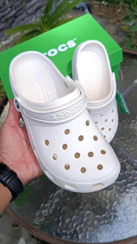 SANDAL CROCS MODEL BAIM Nyaman, ringan, dan  keren dipakai tiap hari #sandalcrocs #crocsbaim #sandalviral #sendalviral #shopeevideo #RacunShopee