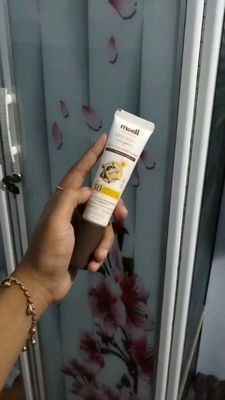 Moell Physical Sunscreen Anak 30gr Dengan SPF#sunscreen #ShopeeReview #CODinApa #RacunShopee #ShopeeCOD #ShopeeLook #shopeevideo