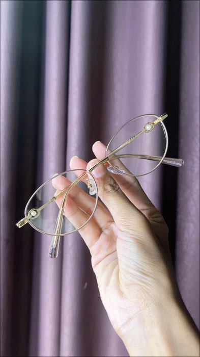 Kacamata titanium #gentlymorley #kacamatawanita #kacamataminus #kacamatakekinian #kacamatanormal #kacamataphotocromic #kacamataantiradiasi #kacamataan