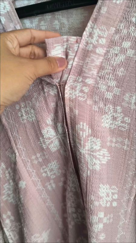 Kebaya Iris Borneo, pilihan tepat untuk acara spesial, tampil anggun & percaya diri 🖤 #kebayacantik #kebayaborneo #ootdwanita #fashionindo