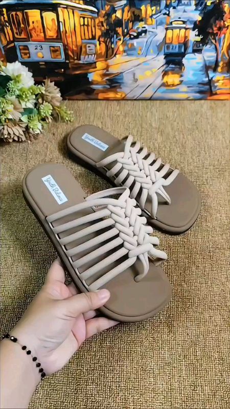 #sandalwanita #sandalkoreanstyle #sandalyouthbalance #sandalwanitaterbaru #sandalwanita #sandalwanita