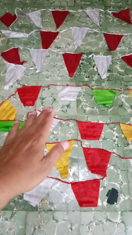 Bendera segitiga hiasan 17an #benderasegitiga #benderamerahputih #GratisOngkirRP0 #ViralDiShopeeVideo #PromoNonStop