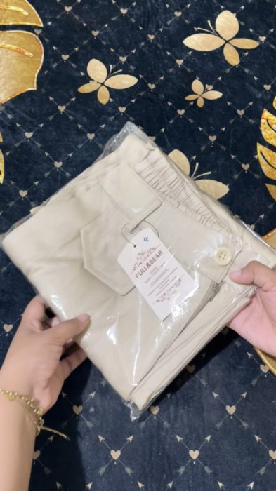 Celana warna cream begini tuh penyelamat outfit ?? Dipakai casual oke, dipakai hangout oke, dipakai kuliah juga cocok #celanawanita #RacunShopee