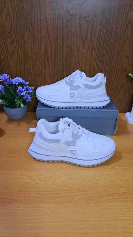 sepatu olahraga wanita sneakers#sepatusneakers#sepatuolahraga