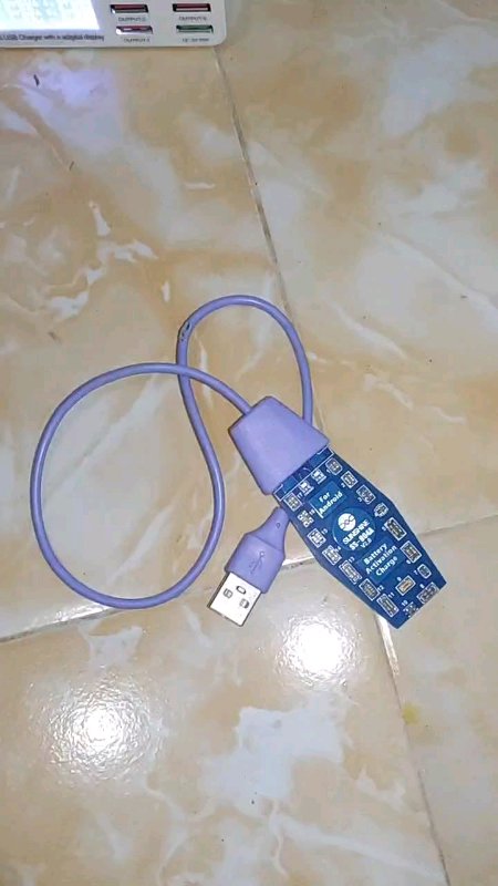 Alat wajib bagi teknisi HP agar cas baterai yg dayanya kosong dengan mudah #ShopeeHaul #shoppeevideo #aktivatorbaterai