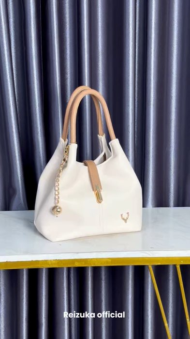 Ini terlalu mewah dengan harga semurah ini 😍#reizukabag #tasselempangwanita #taswanita
