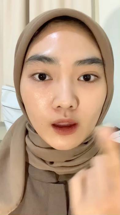 WHITENING GOLD SERUM dengan WHITE CELL DNA SERUM yang ampuh hempaskan flek hitam serta kusam, untuk hasil warna kulit lebih cerah merata. #msglow