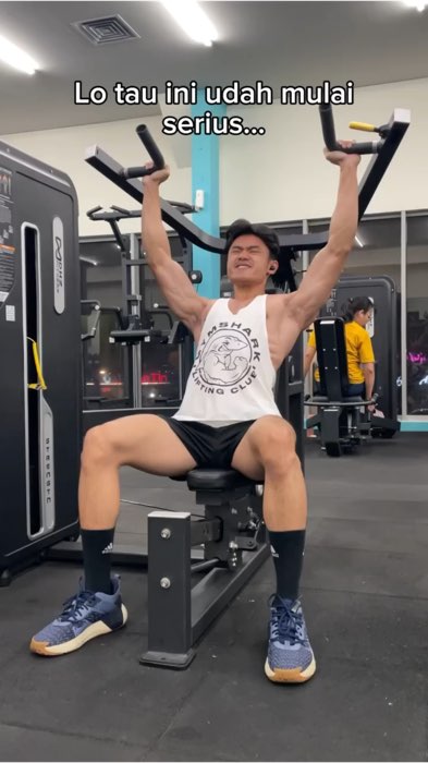 Auto kunang2 setelahnya 🤣 ! Tanktop by gymsharkk