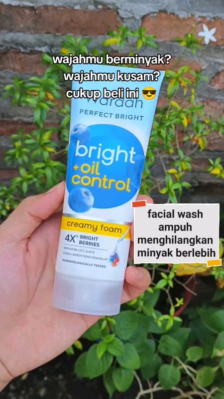 facial foam Wardah ampuh bgt untuk wajah berminyak sekaligus mencerahkan #wardah #facialfoam #facialwash #fyp #facialwashviral